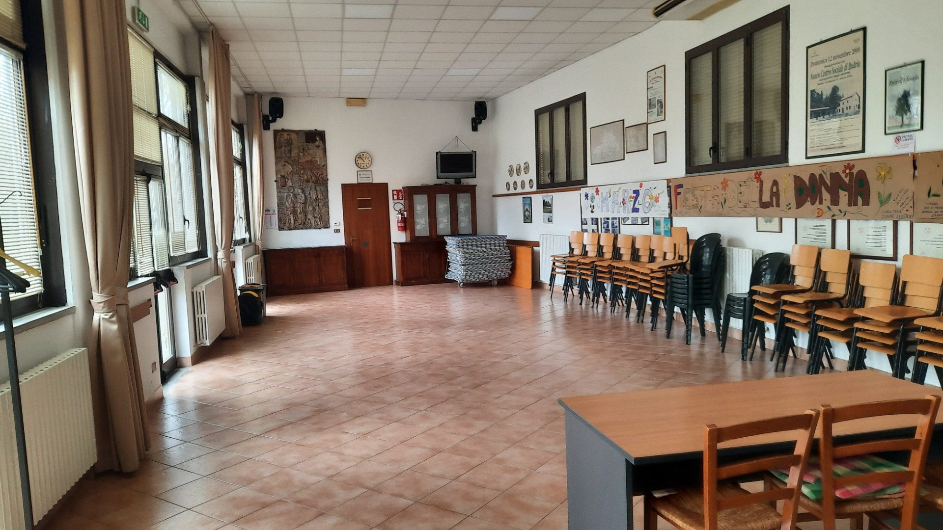 Sala disponibile per eventi su richiesta